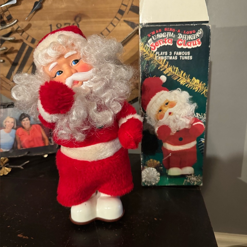 Vintage Christmas musical dancing Santa w/original box